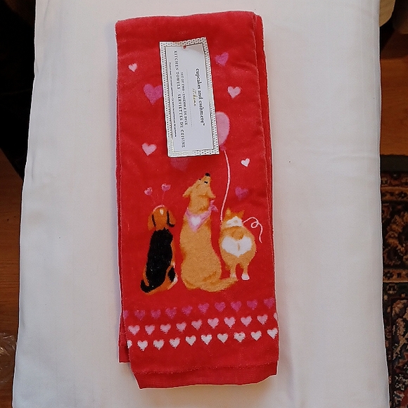 Cupcakes and Cashmere Dogs & Hearts Print Hand Towel Set NEW - Picture 2 of 5